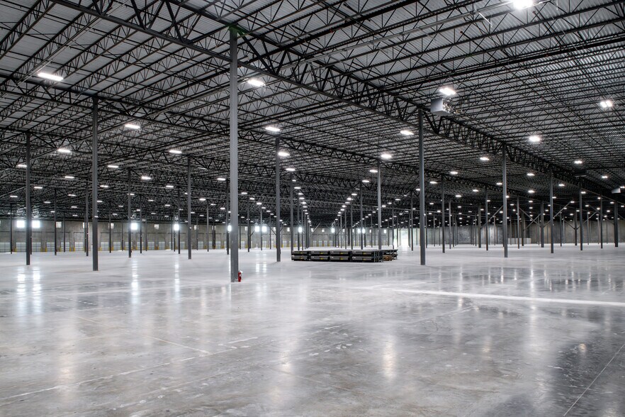 More Photos Of 6851 Cal Turner Dr, San Antonio Distribution For Lease