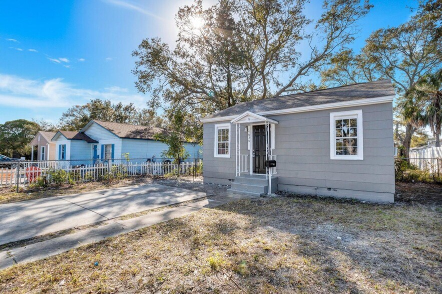 More Photos Of 1357 Overlea St, Clearwater Specialty For Sale