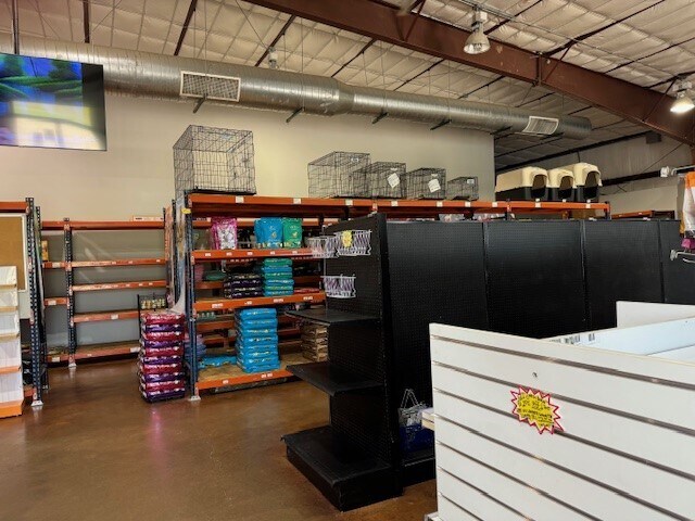 More Photos Of 102 Bear Cat Rd, Aledo General Retail For Lease