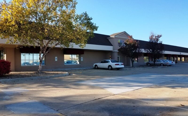 Primary Photo Of 206 W Anthony Dr, Champaign Medical For Lease