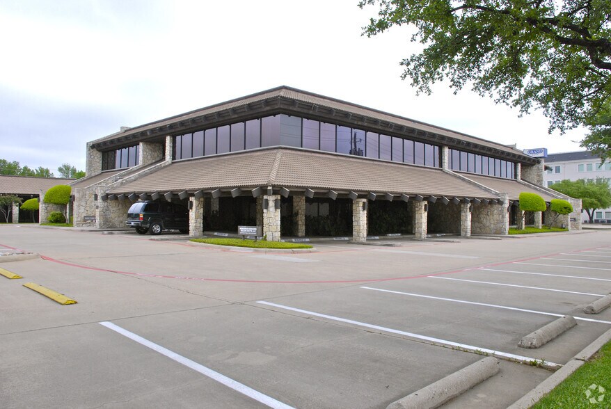 More Photos Of 16610 N Dallas Pky, Dallas Unknown For Lease