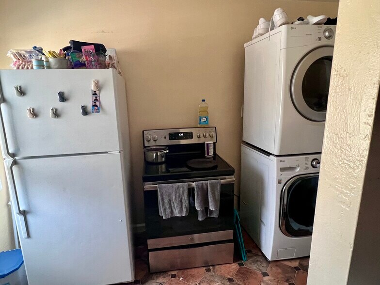 More Photos Of 24045-24047 Mission Blvd, Hayward Restaurant For Sale