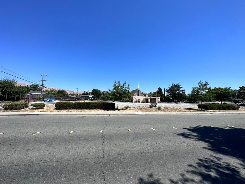 More Photos Of 200 N Abbott Ave, Milpitas Religious Facility For Lease