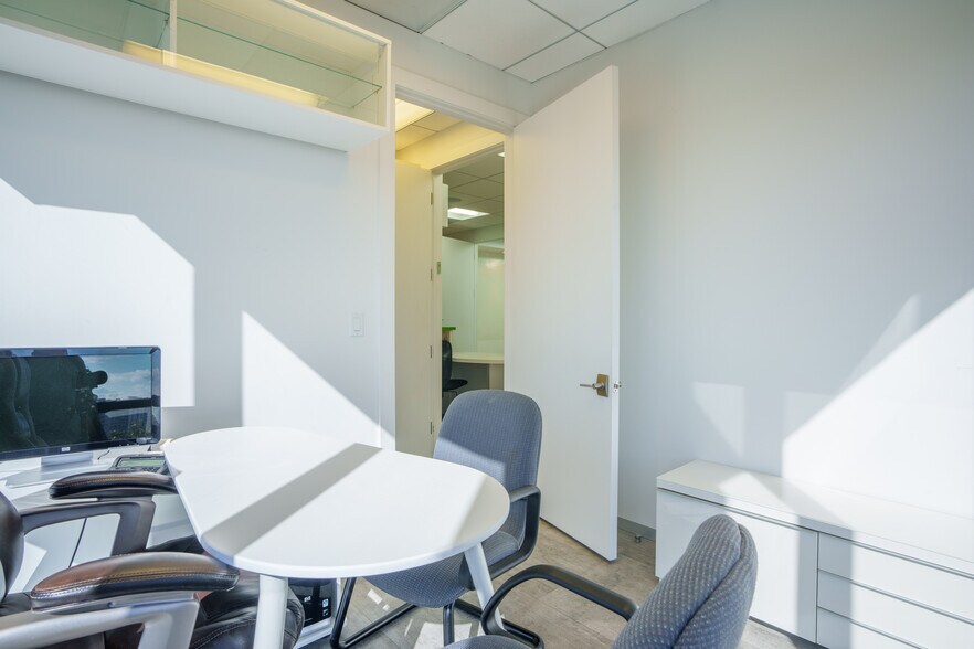 More Photos Of 2450 Hollywood Blvd, Hollywood Loft Creative Space For Sale