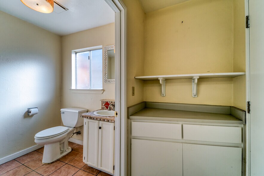 More Photos Of 124 6th St, Marysville Freestanding For Sale