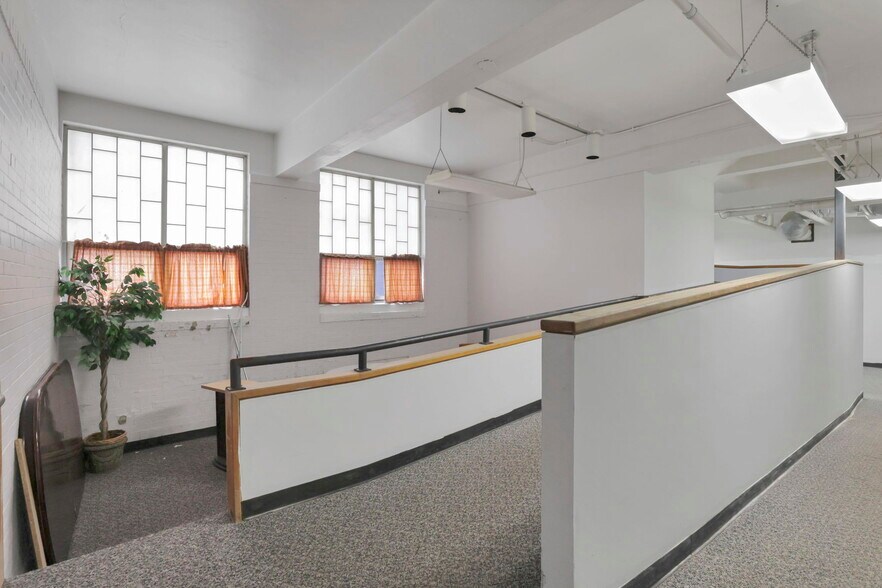 More Photos Of 300 E Auburn Ave, Springfield Office For Sale