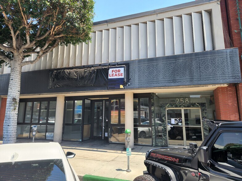 More Photos Of 258 S Beverly Dr, Beverly Hills Restaurant For Lease
