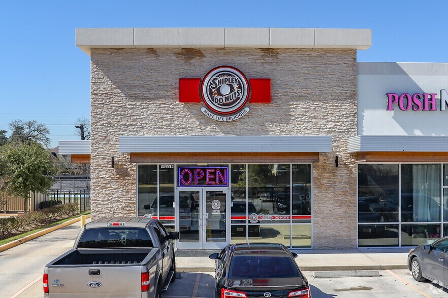 More Photos Of 14555 W Lake Houston Pky, Houston Storefront Retail Residential For Lease
