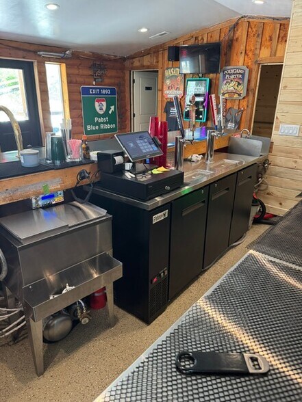 More Photos Of 1550 W Old Highway Rd, Morgan Restaurant For Sale