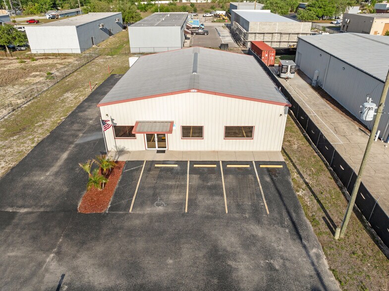 More Photos Of 18820 Sakera Rd, Hudson Warehouse For Lease