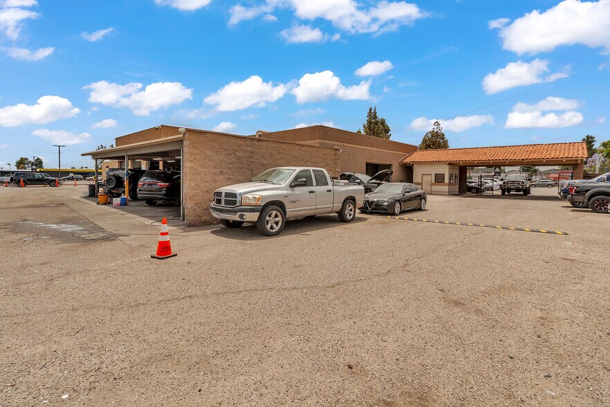 More Photos Of 10325 Central Ave, Montclair Auto Dealership For Lease