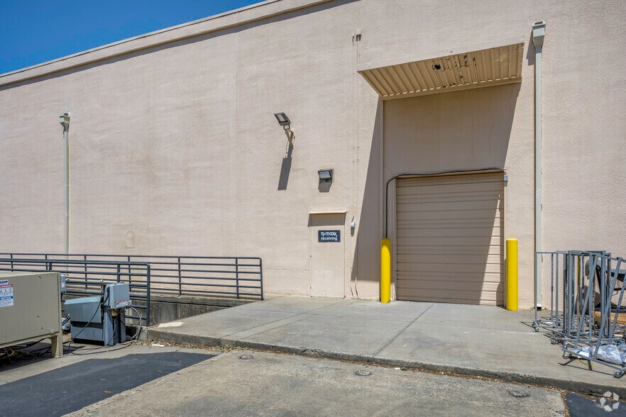 More Photos Of 1850 Douglas Blvd, Roseville Unknown For Lease