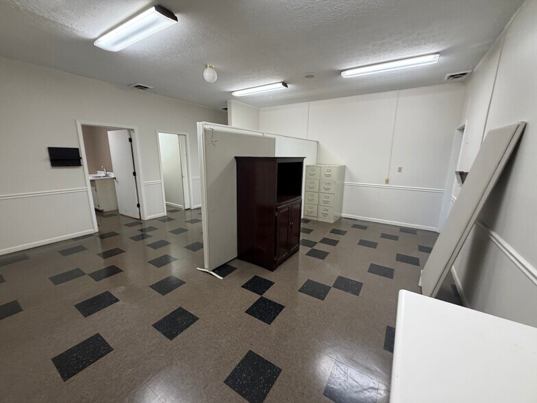 More Photos Of 319 Cathedral Manor, Bardstown Office Residential For Lease
