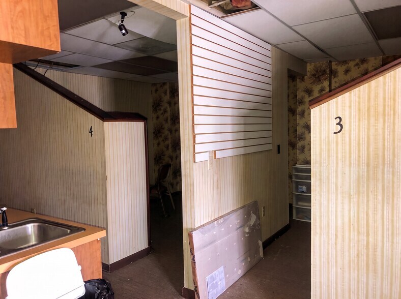 More Photos Of 302 W Main St, Bowling Green Healthcare For Sale