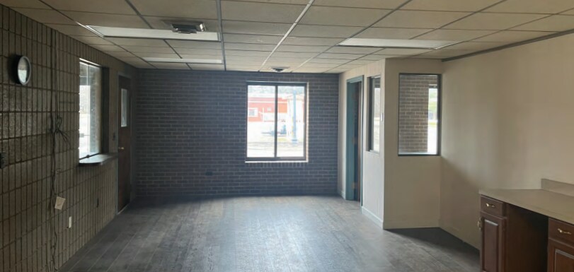 More Photos Of 241 W Randall St, Coopersville Warehouse For Lease