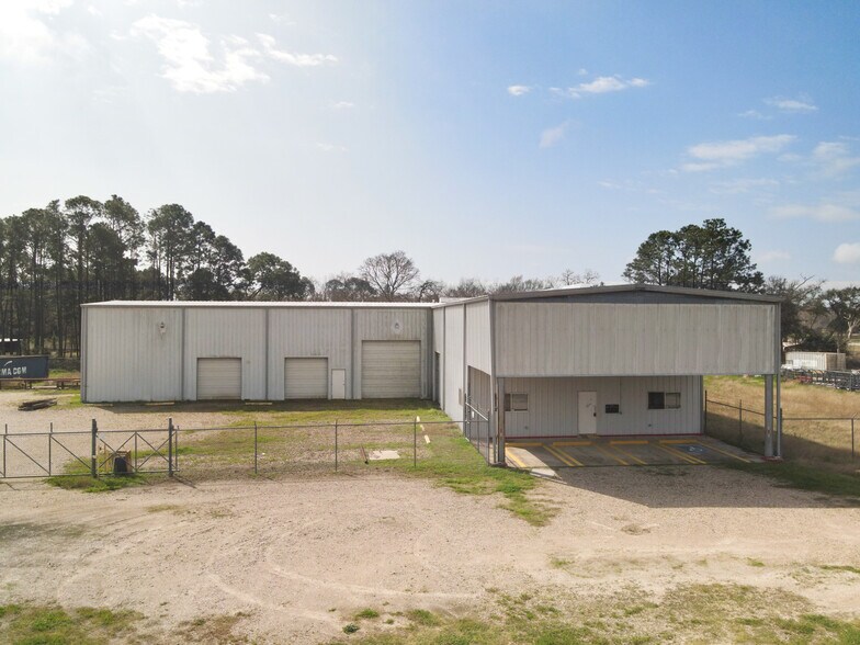 Primary Photo Of 3811 FM 646 Rd N, Santa Fe Manufacturing For Sale