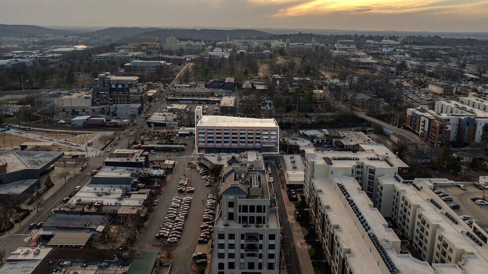 More Photos Of 325 N West Ave, Fayetteville General Retail For Lease