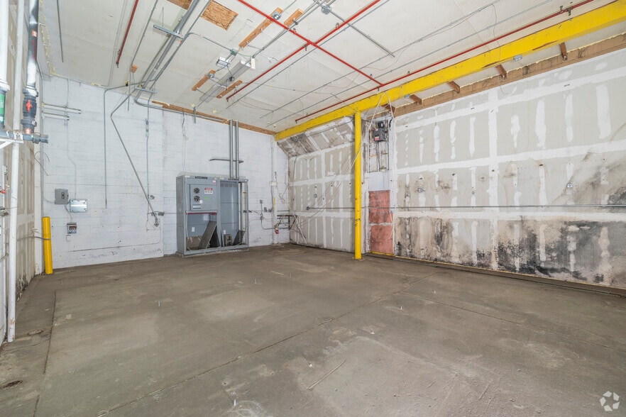More Photos Of 962-972 87th Ave, Oakland Manufacturing For Lease