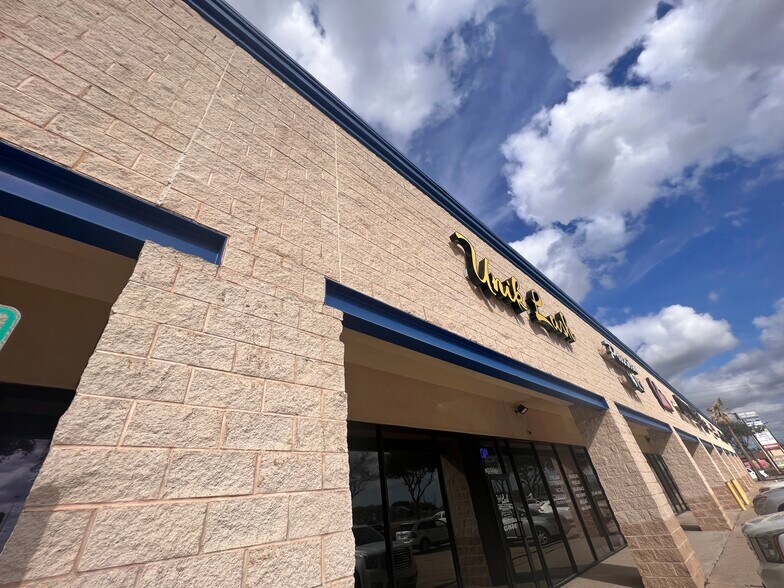 More Photos Of 15327 Gulf Fwy, Houston Unknown For Lease