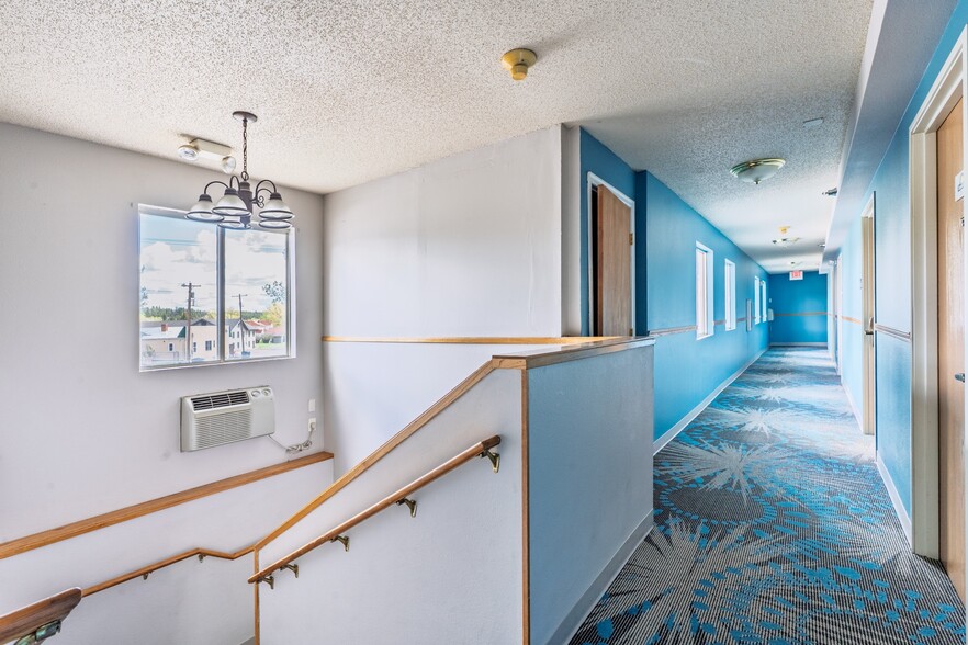More Photos Of 519 Crook St, Custer Hotel For Sale