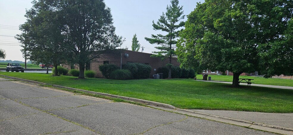 More Photos Of 610 N Main St, Springboro Medical For Lease
