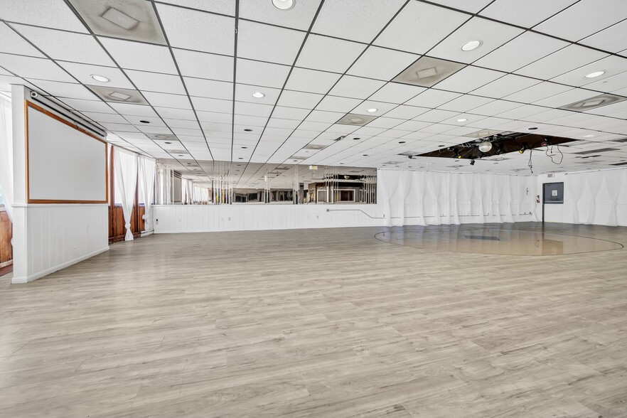 More Photos Of 1224 NE 163rd St, North Miami Beach Storefront Retail Office For Sale