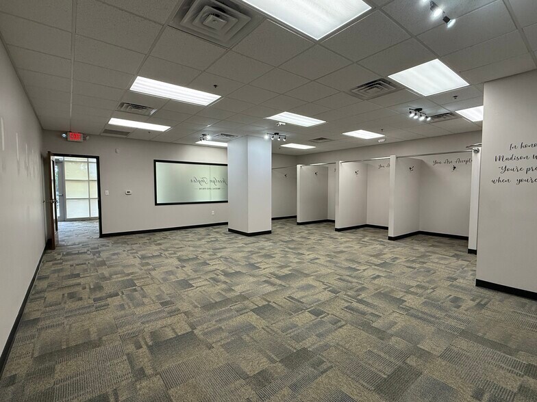 More Photos Of 1301-1303 5th St, Coralville Office For Lease