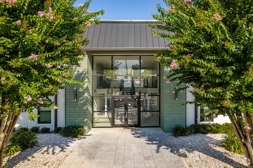 More Photos Of 115 S Lois Ave, Tampa Multifamily For Sale
