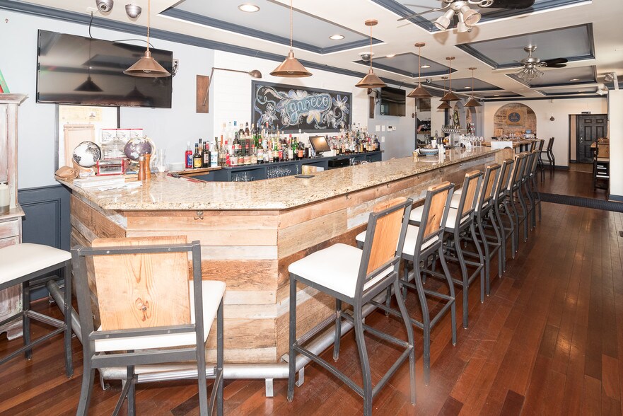 More Photos Of 3734 Fleet St, Baltimore Bar For Sale