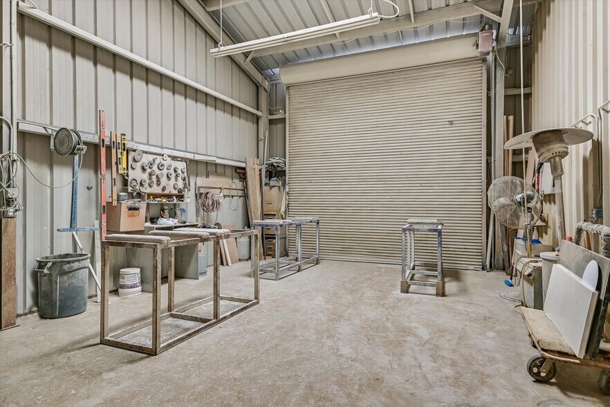 More Photos Of 22108 Odell Fairway Trl, Spicewood Industrial For Sale