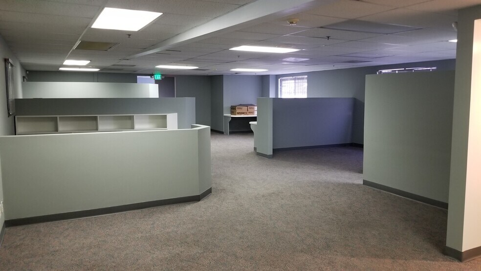 More Photos Of 2810 N Lima St, Burbank Light Manufacturing For Lease