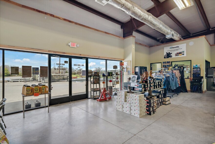 More Photos Of 150 Main St, Clarksville General Retail For Sale