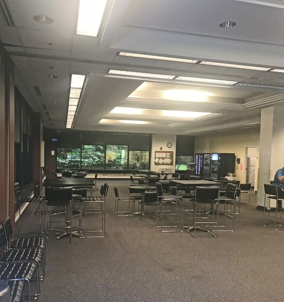 More Photos Of 17500 Rockside Rd, Bedford Office For Lease