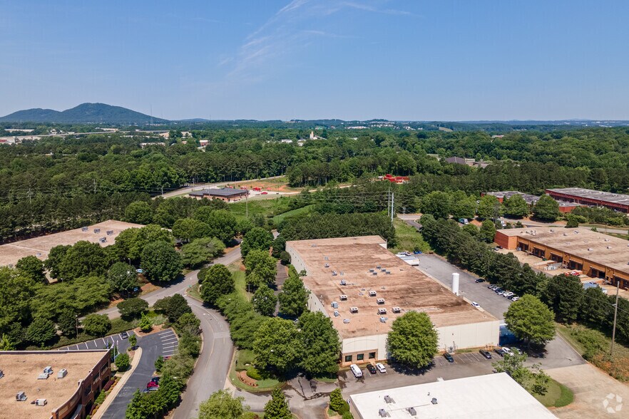 More Photos Of 1730 W Oak Commons Ct, Marietta Distribution For Lease