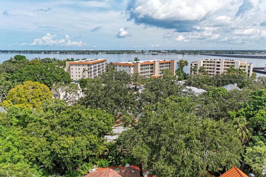 More Photos Of 1533 1st Avenue Dr W, Bradenton Multifamily For Sale