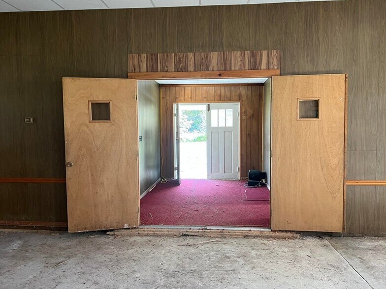 More Photos Of 3218 Stamping Creek Rd, Hillsboro Religious Facility For Sale
