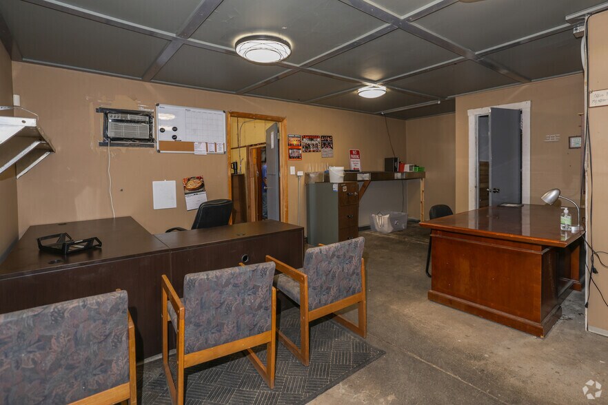 More Photos Of 140 E Main St, Pawhuska General Retail For Sale