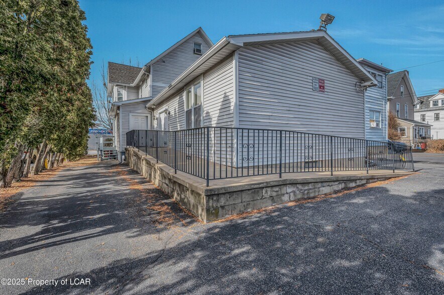 More Photos Of 333 Wyoming Ave, Kingston Medical For Sale