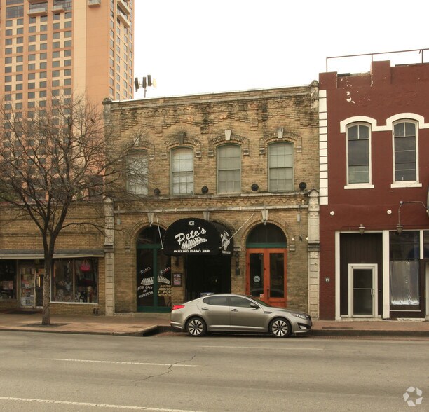 More Photos Of 421 E 6th St, Austin Storefront Retail Office For Lease