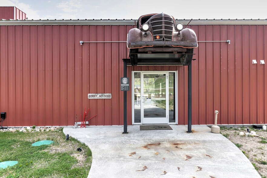 More Photos Of 125 & 139 Hannon Ln, Darby Restaurant For Sale