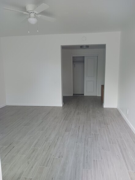 More Photos Of 24 SW 13th St, Dania Beach Apartments For Sale