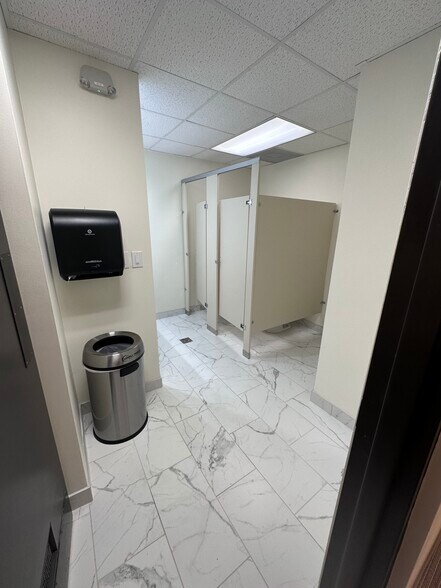 More Photos Of 4000 Wake Forest Rd, Raleigh Medical For Lease