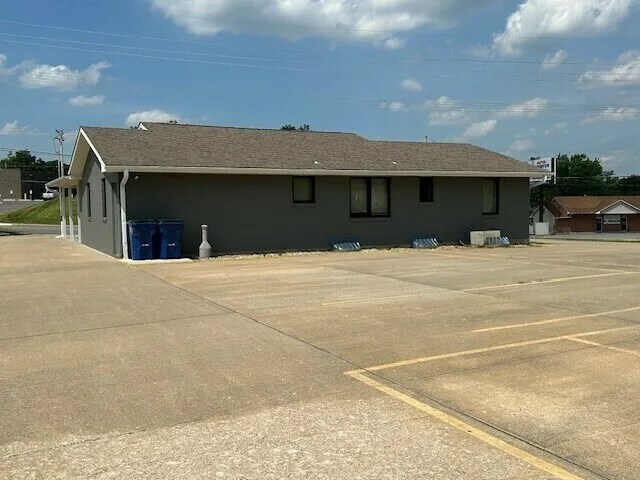 More Photos Of 2519 E Jackson Blvd, Jackson Office For Lease
