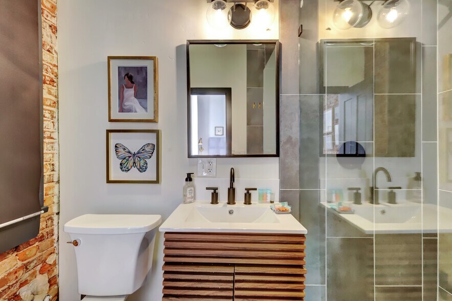 More Photos Of 233 Broad St, Nevada City Hotel For Sale