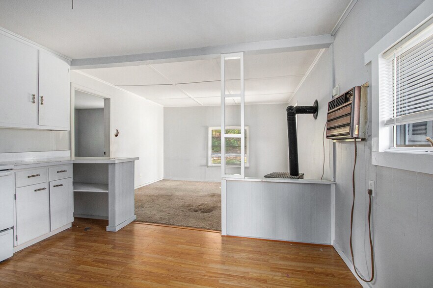 More Photos Of 1005 E Front St, Buchanan Specialty For Sale