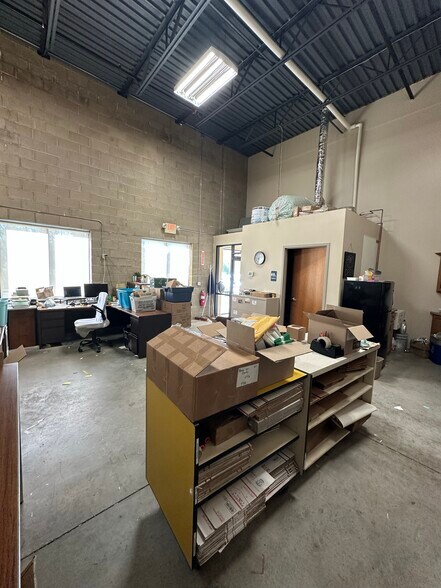 More Photos Of 2120 Howard Dr W, North Mankato Warehouse For Lease