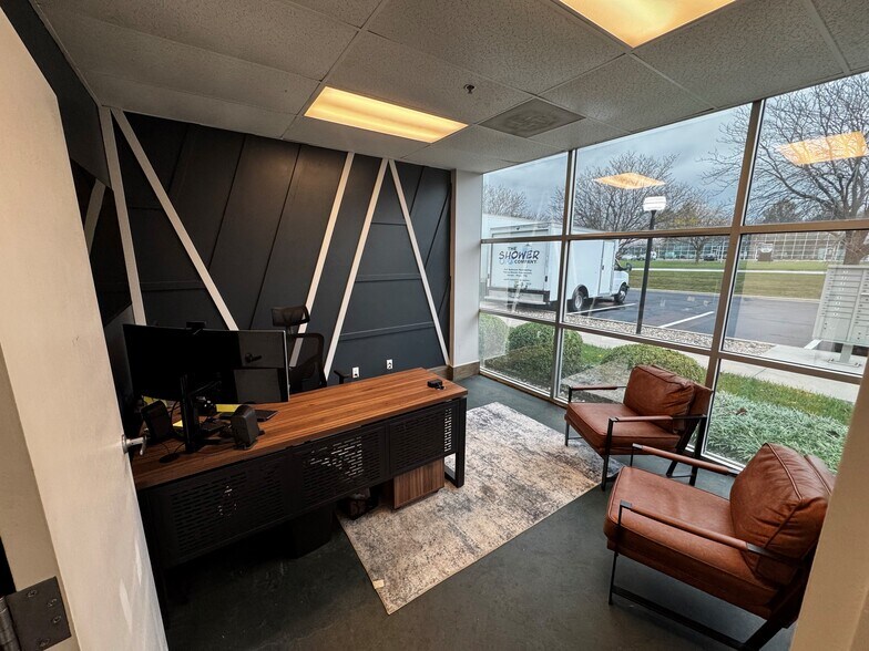 More Photos Of 7810-7900 NW 100th St, Kansas City Unknown For Lease