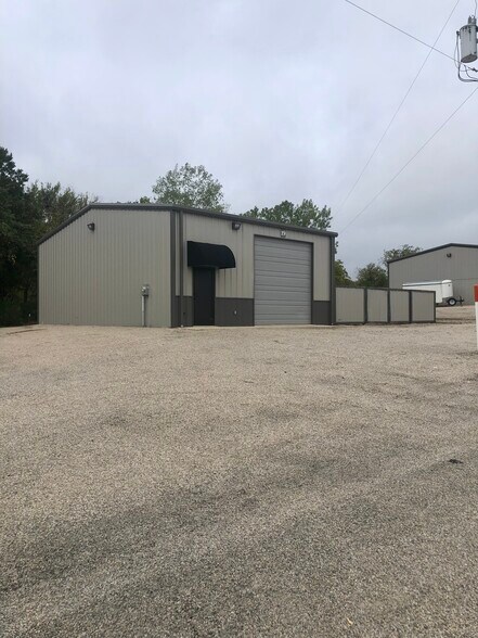 More Photos Of 1011 Upper Denton Rd, Weatherford Warehouse For Lease