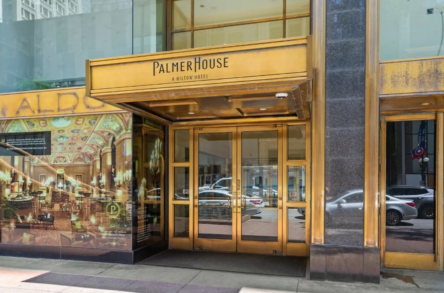 More Photos Of 17 E Monroe St, Chicago Hotel For Sale