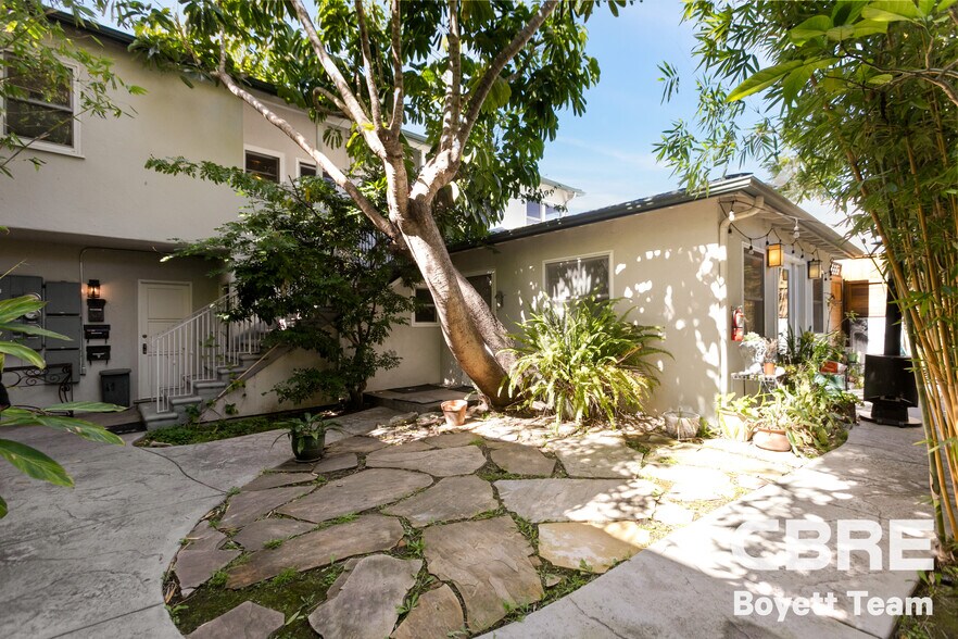 More Photos Of 1453 Centinela Ave, Santa Monica Apartments For Sale